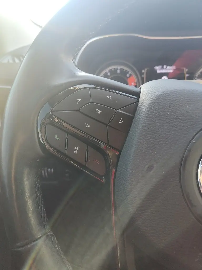 2020 Jeep Cherokee Altitude photo 16