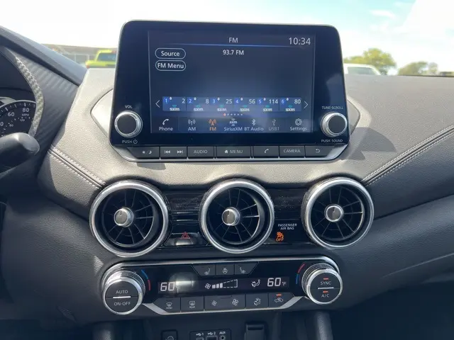 2025 Nissan Sentra SV photo 16