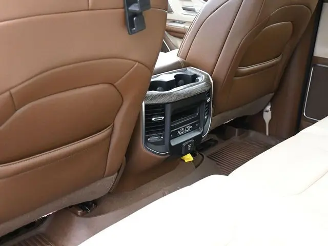 2019 Ram 1500 Laramie photo 13