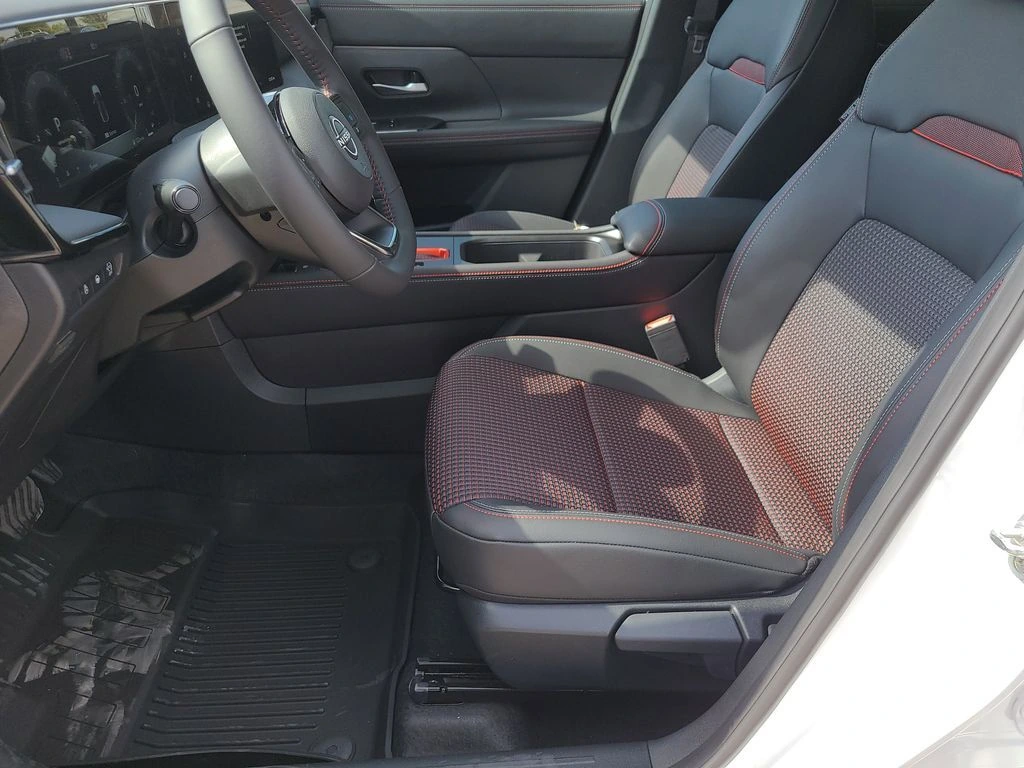 2026 Nissan KICKS SR - Photo 12