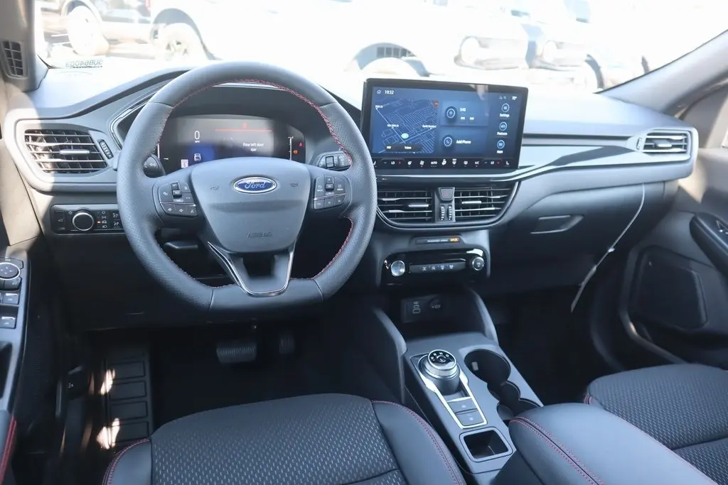 2025 Ford Escape ST-Line photo 2