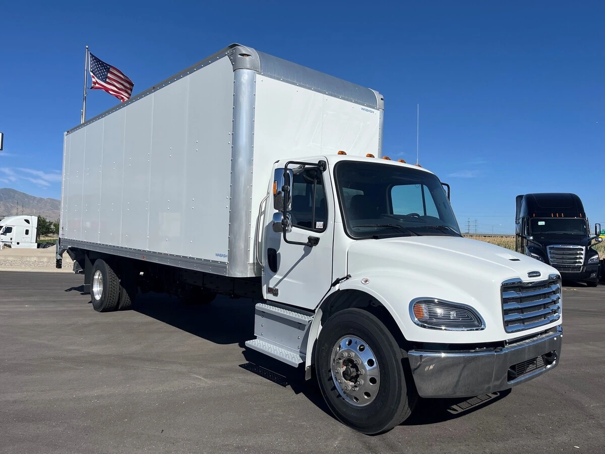 2027 Freightliner M2 106 — photo 3