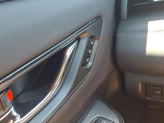 2026 Subaru Outback Touring - Photo 28