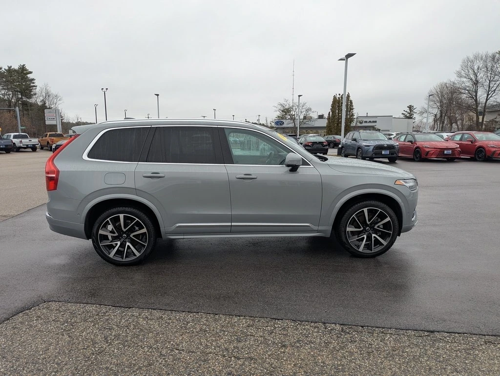 2024 Volvo - image 7