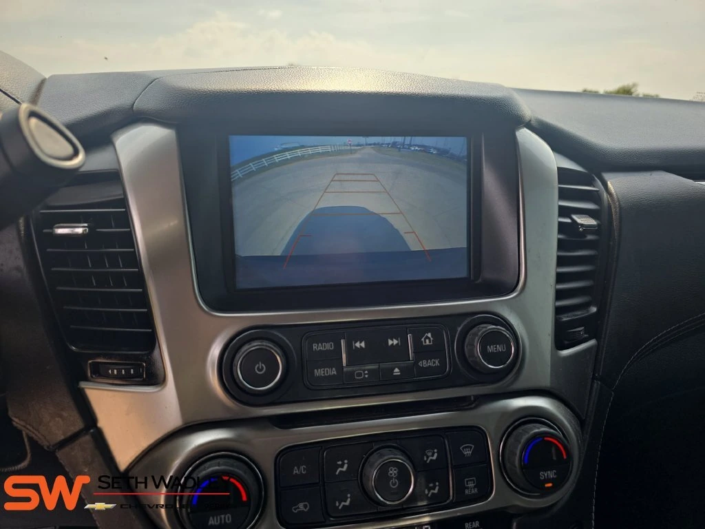 2019 Chevrolet Suburban LT - Photo 24
