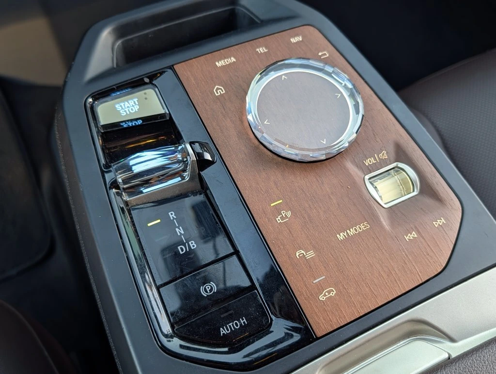 2023 BMW iX Base - Photo 28