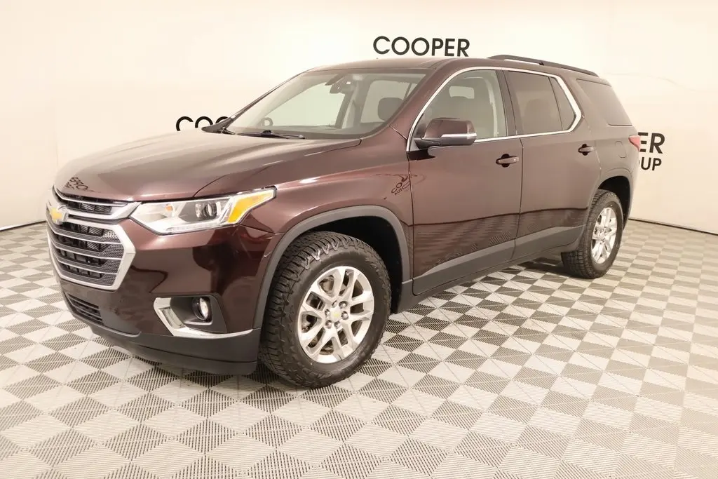 2021 Chevrolet Traverse 1LT photo 2