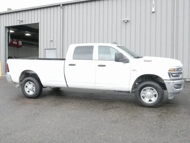 2025 Ram 2500 Tradesman photo 4