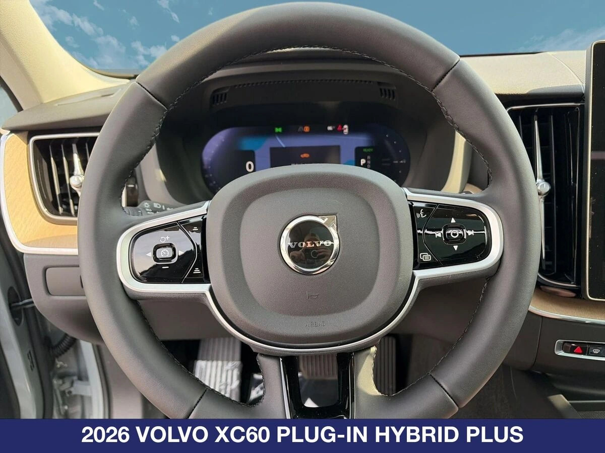 2026 Volvo - image 16
