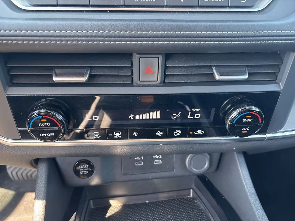 2024 Nissan Rogue SV photo 19