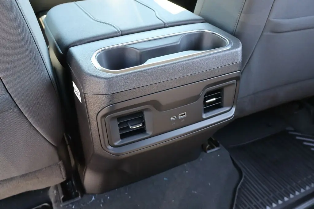 2026 Chevrolet Silverado LT photo 39