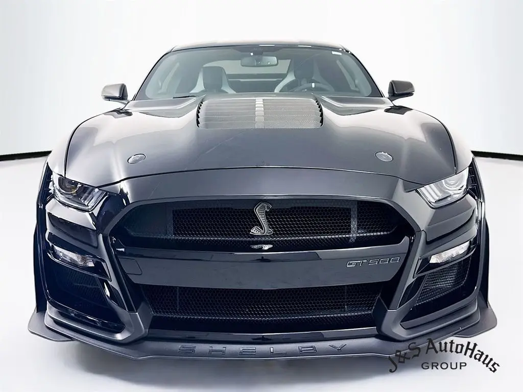 2022 Ford Mustang Shelby GT500 photo 2