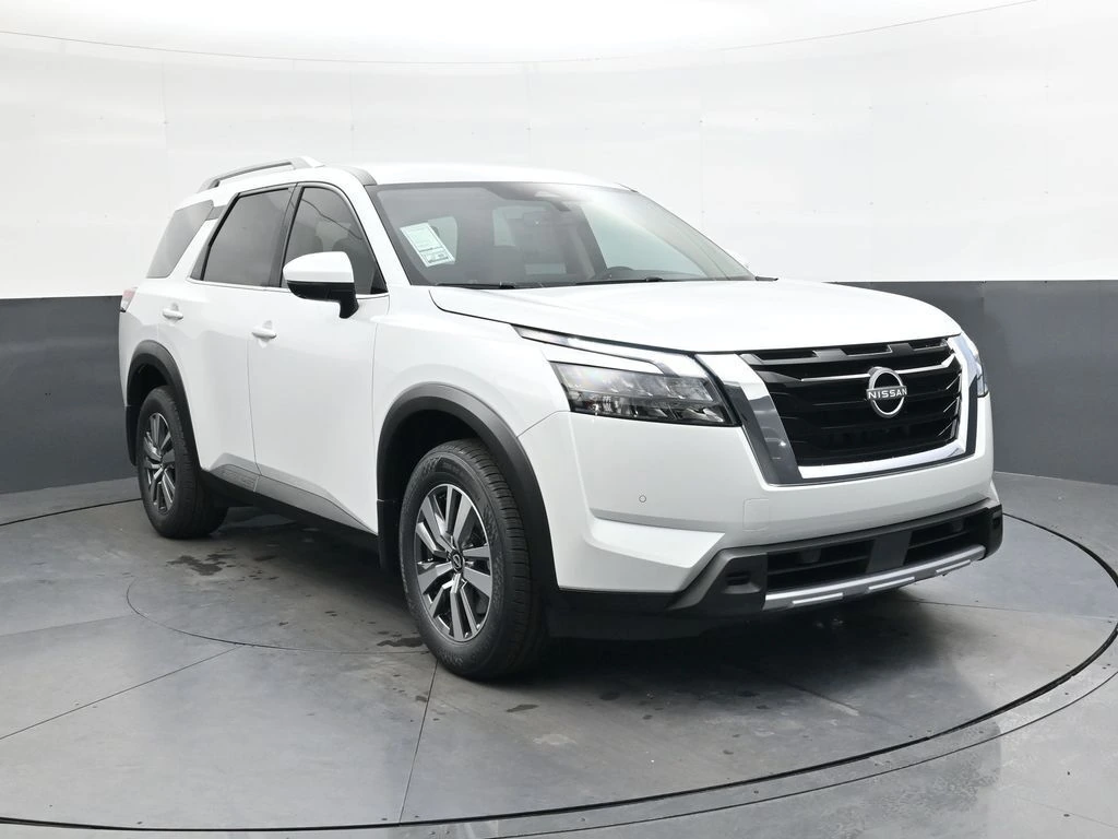 2025 Nissan Pathfinder SL's photo