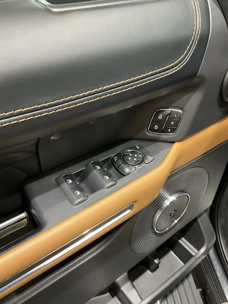 2024 Ford Expedition MAX Platinum photo 4