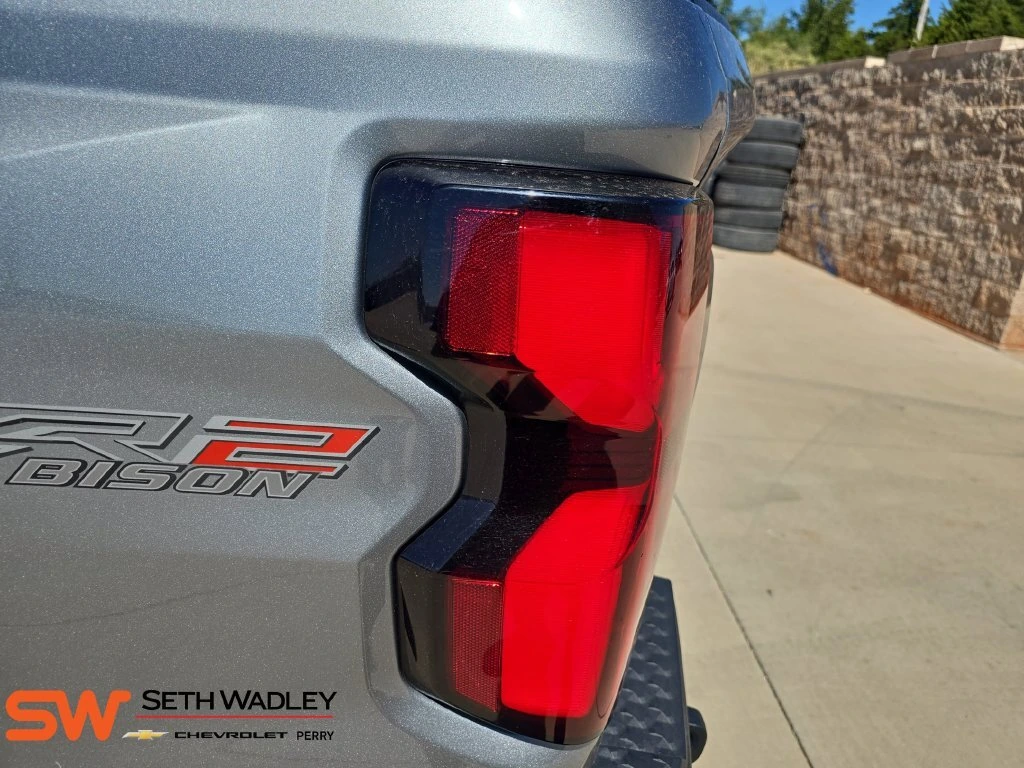 2024 Chevrolet Colorado ZR2 - Photo 35