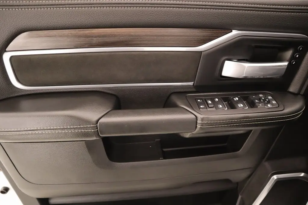 2025 Ram 2500 Laramie photo 16
