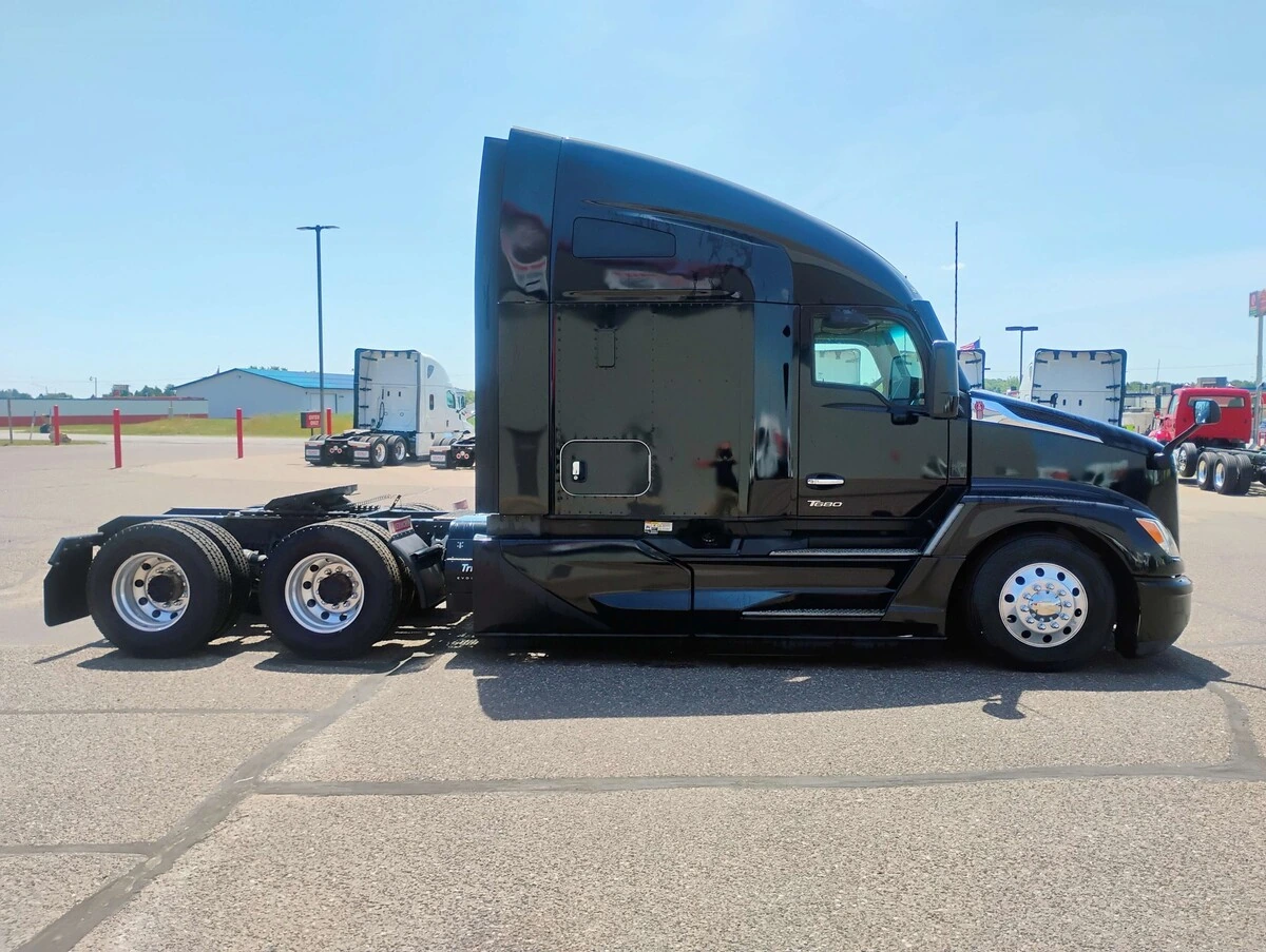 2023 Kenworth T680 — photo 4