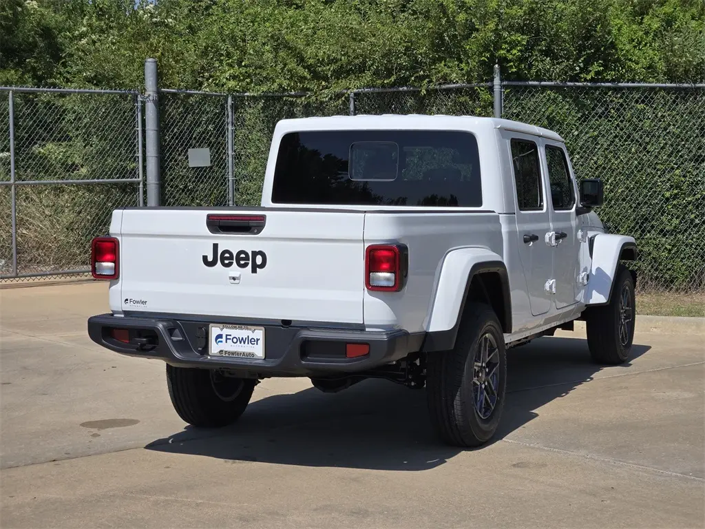2025 Jeep Gladiator Sport photo 3