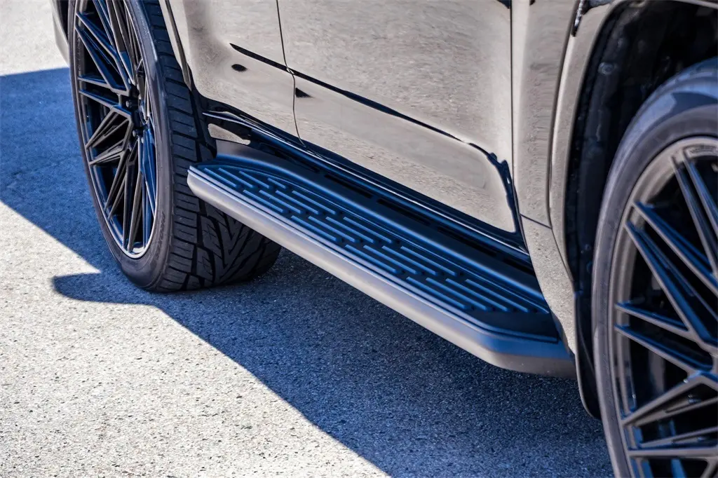 2022 Lexus LX 600 F SPORT photo 3