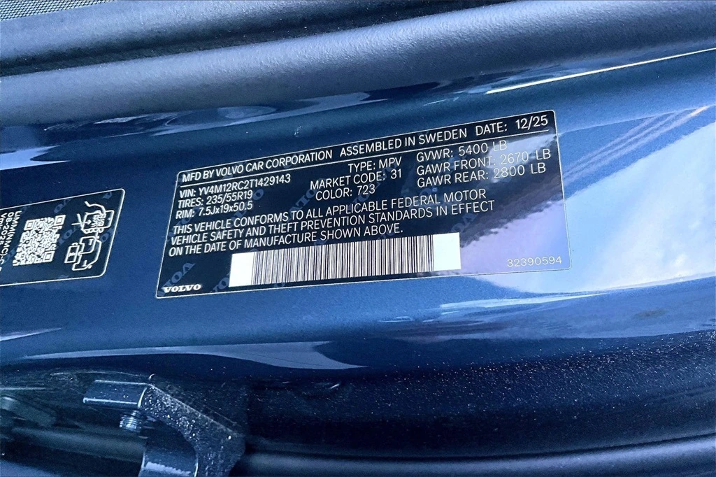 2026 Volvo - image 14