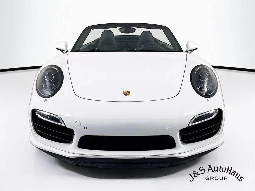 2016 Porsche 911 Turbo photo 2