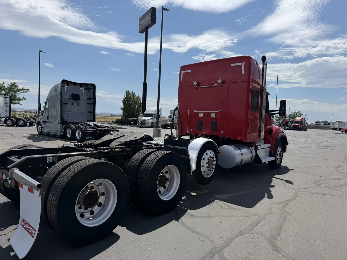 2023 Kenworth T880 — photo 5