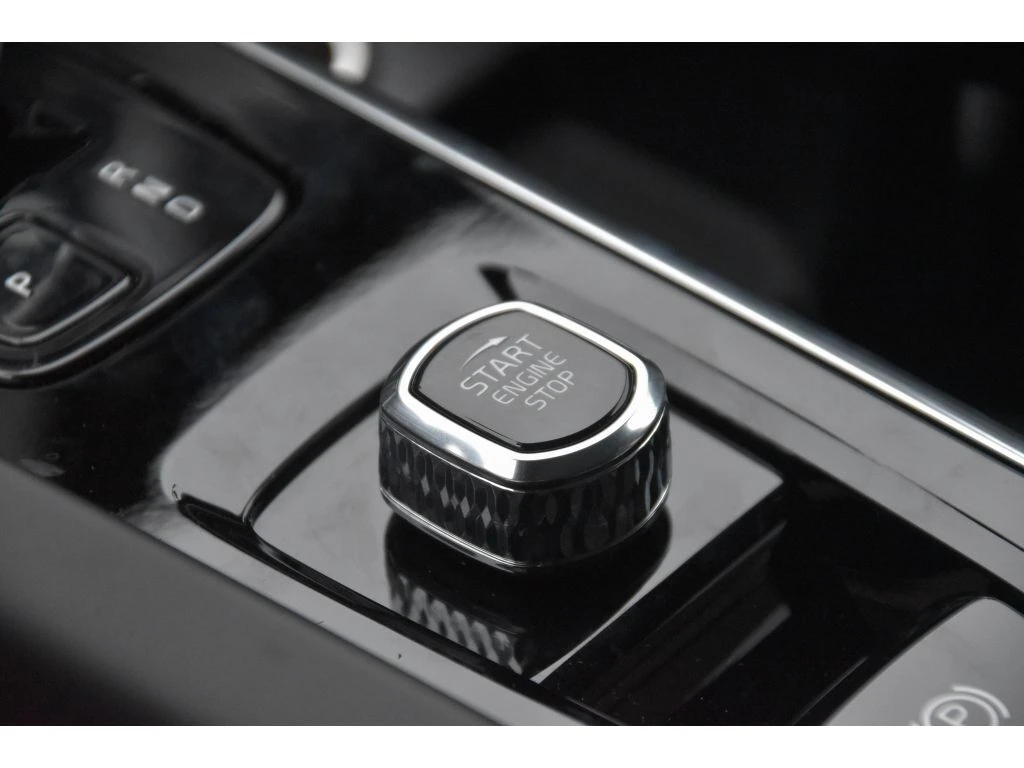 2026 Volvo - image 38