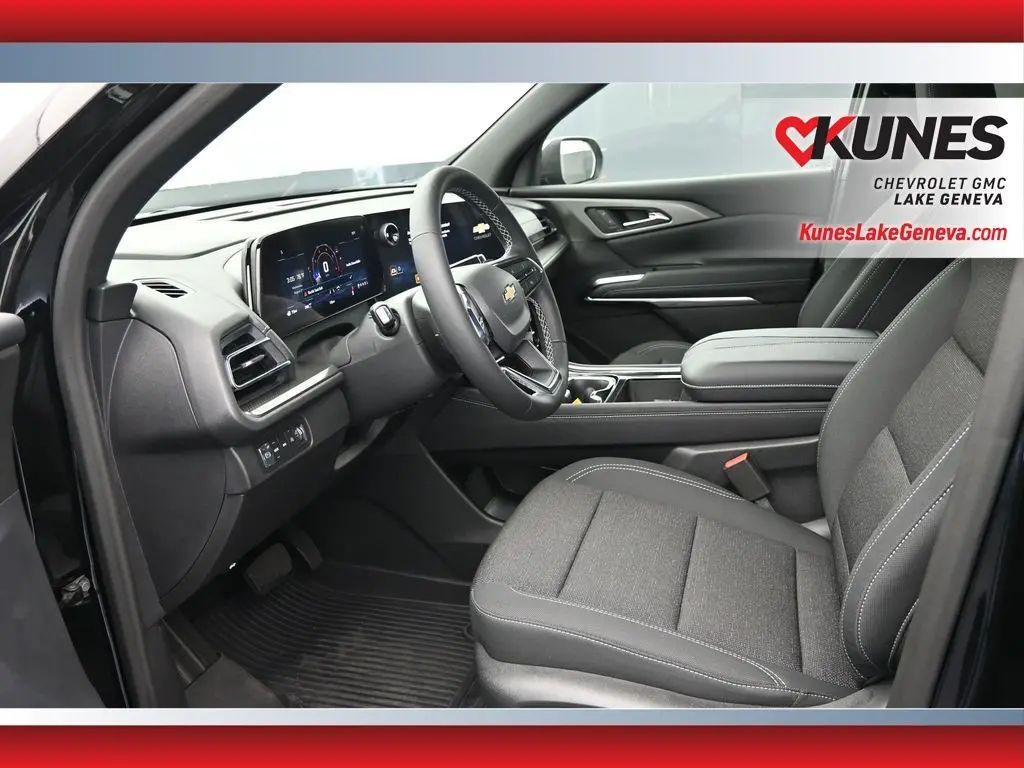 2026 Chevrolet Traverse 2LT photo 9