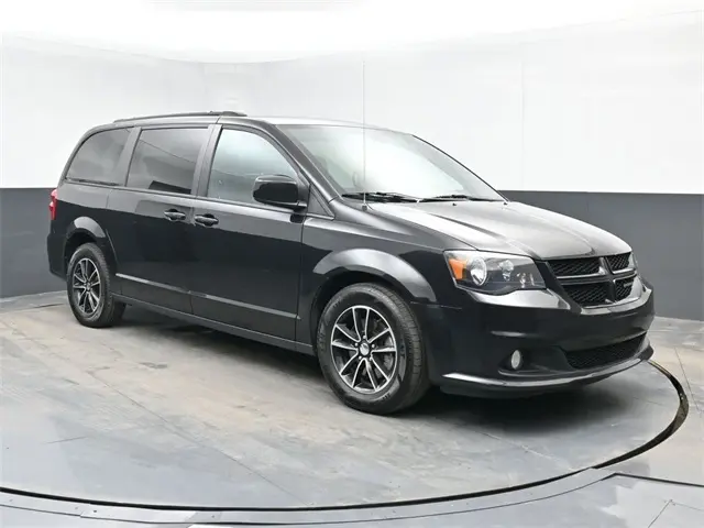 2018 Dodge Grand Caravan GT photo 2
