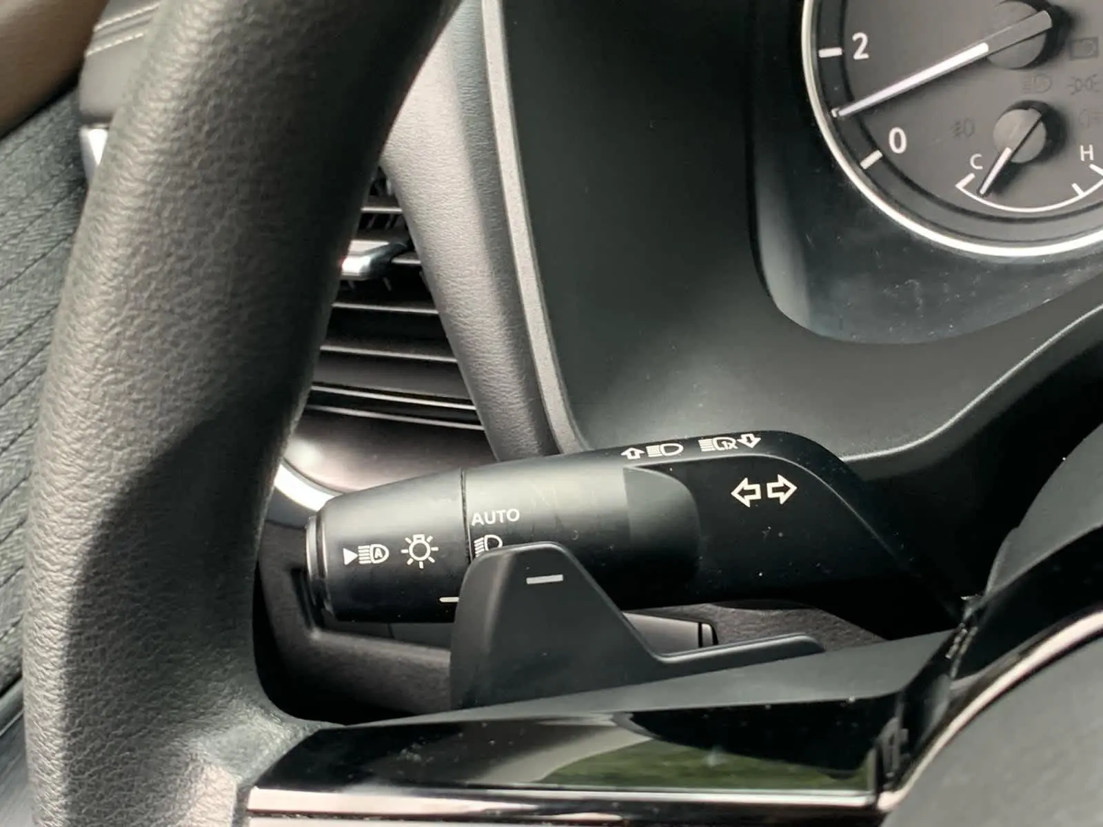 2021 Nissan Rogue SV photo 16