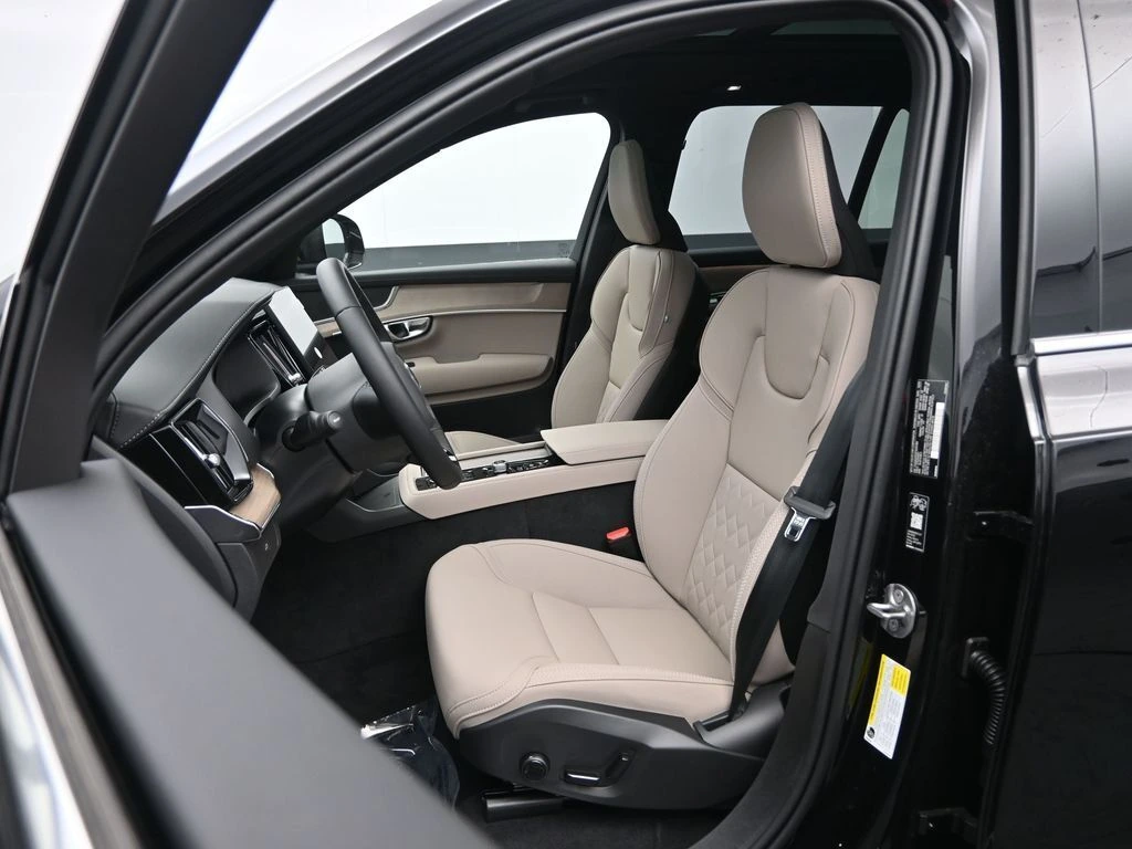 2026 Volvo - image 20