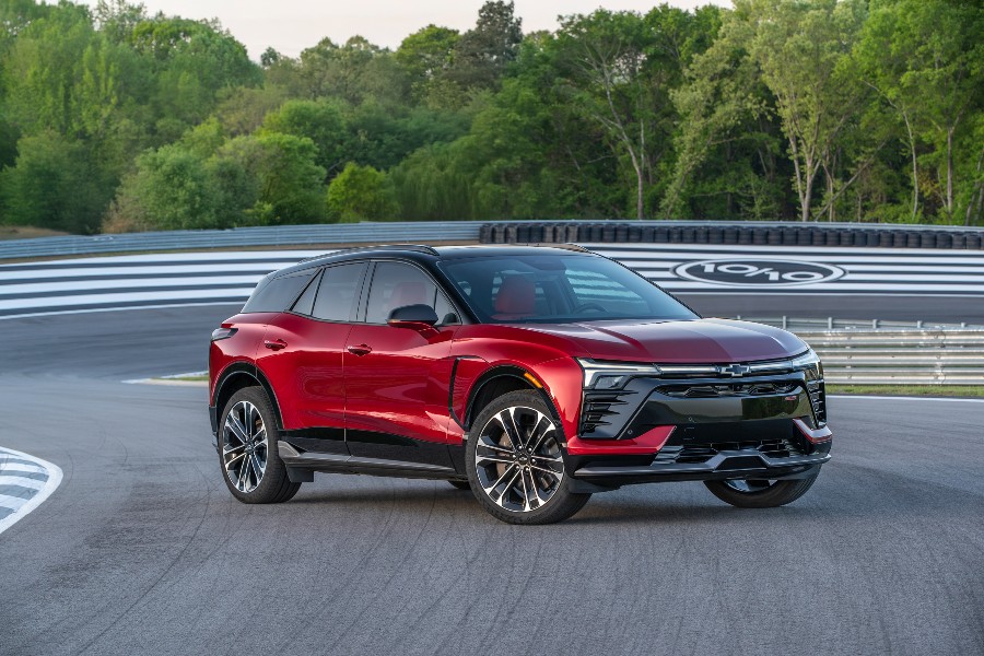 2026 Chevrolet Blazer EV Exterior Passenger Side Front Profile
