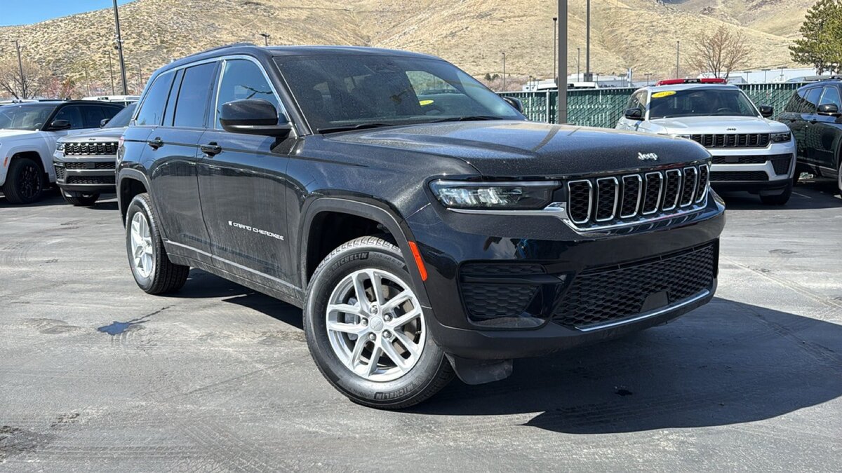 2026 Jeep Grand Cherokee Laredo X 4x4