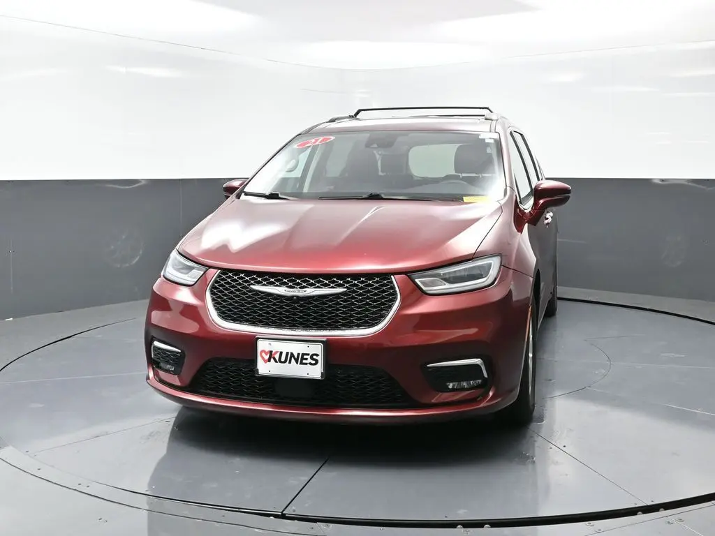2021 Chrysler Pacifica Touring L photo 4