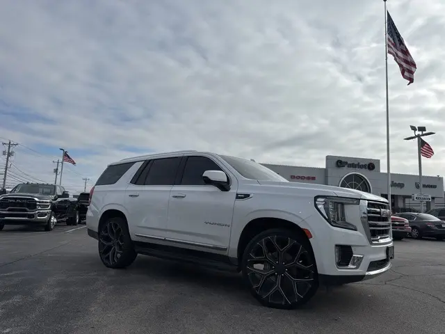 2021 GMC Yukon SLT's photo