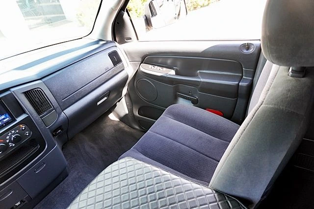 2005 Dodge Ram 3500 Pickup SLT - Photo 30
