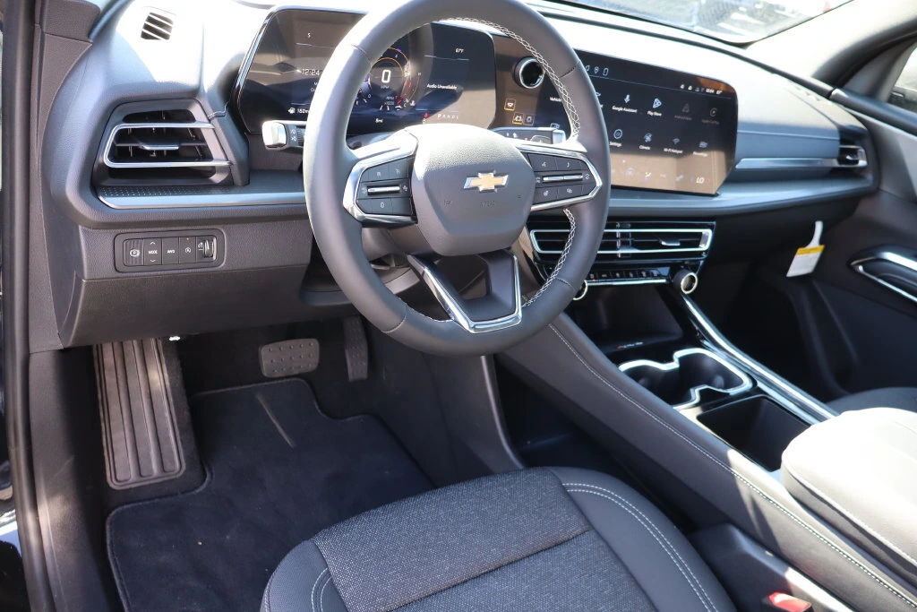 2027 Chevrolet Traverse LT - Photo 6