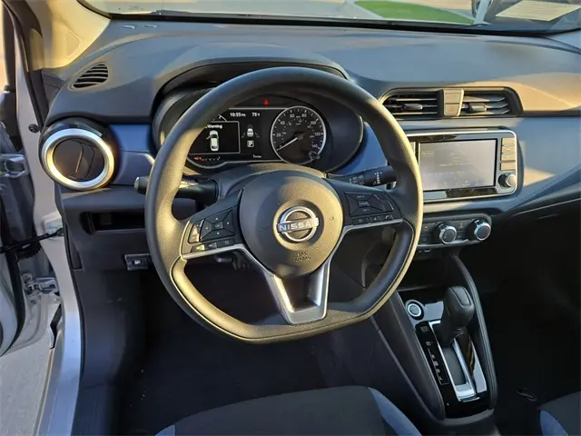 2025 Nissan Versa 1.6 SV photo 29