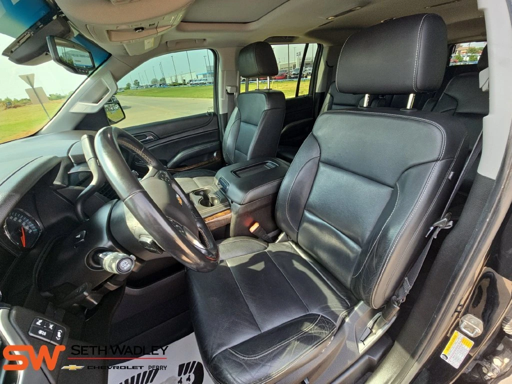2019 Chevrolet Suburban LT - Photo 16
