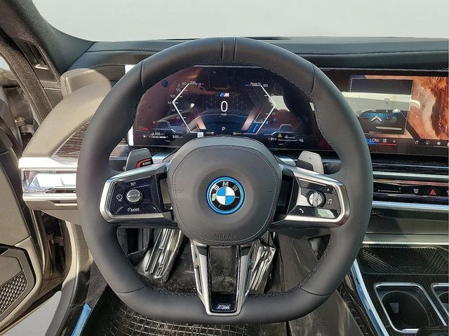 2026 BMW 7 Series 750e - Photo 23