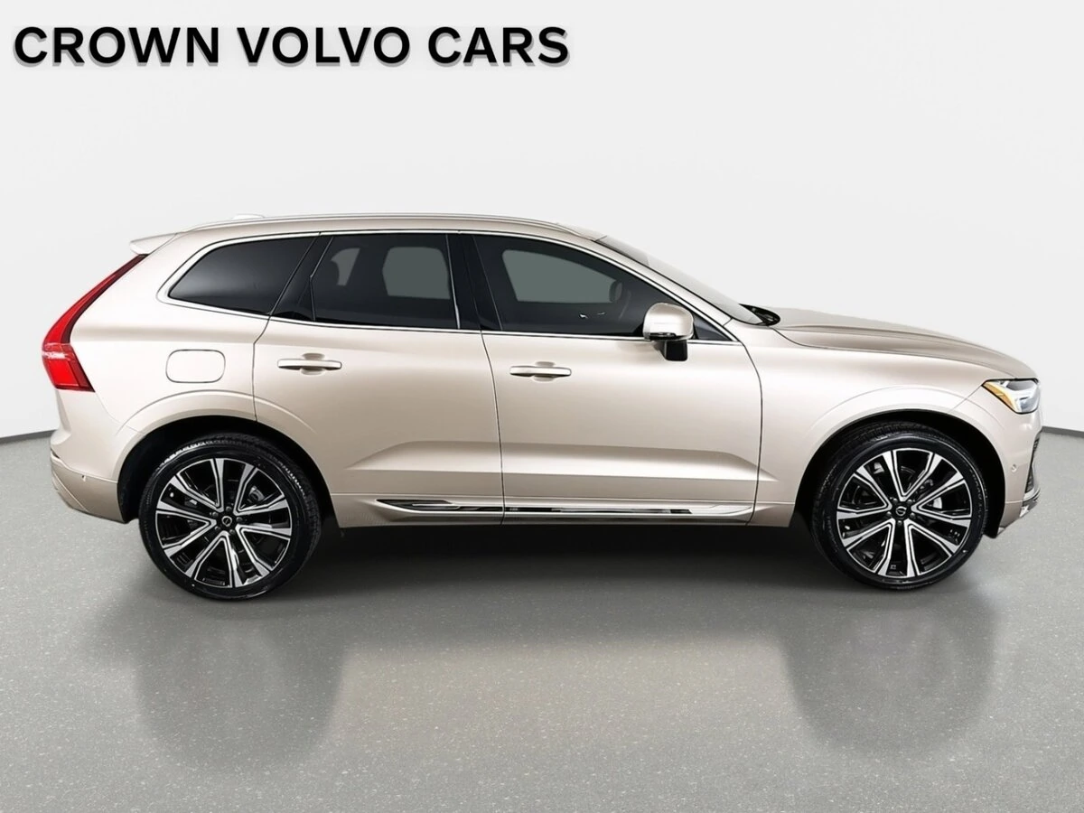 2023 Volvo - image 4