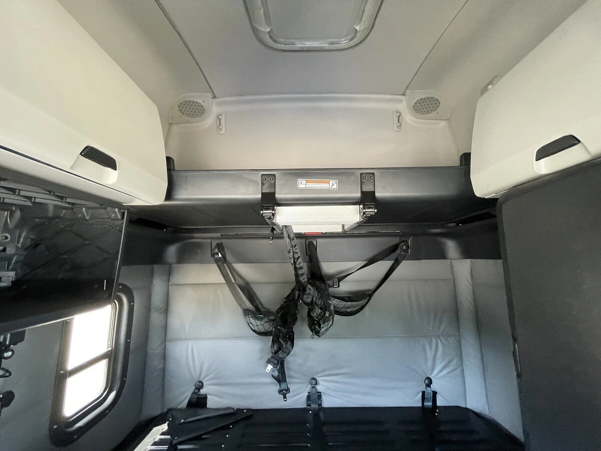 2021 Freightliner Cascadia - image 29