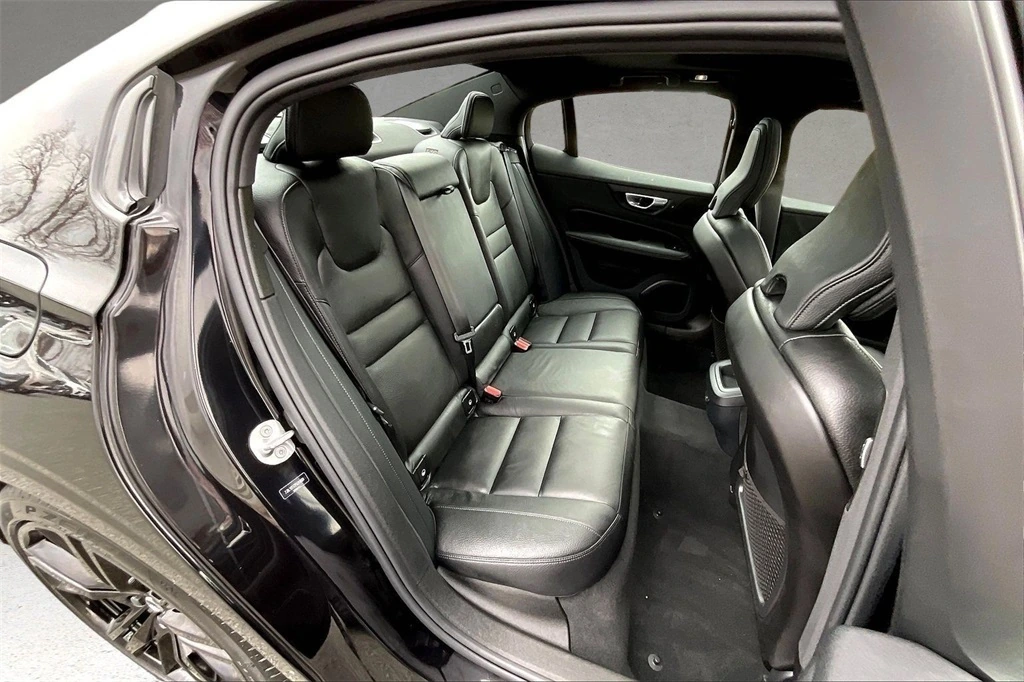 2023 Volvo - image 25