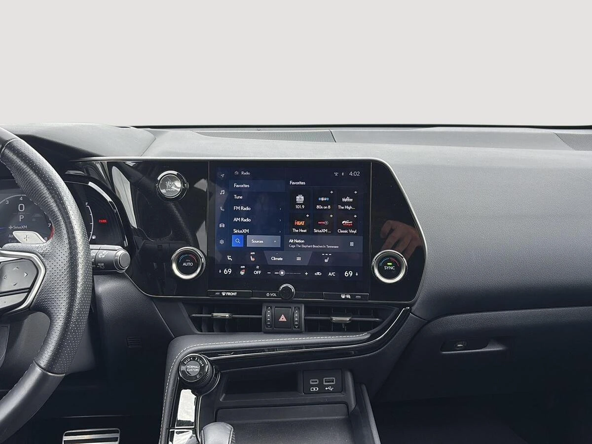 2022 Lexus NX 350 - Photo 13