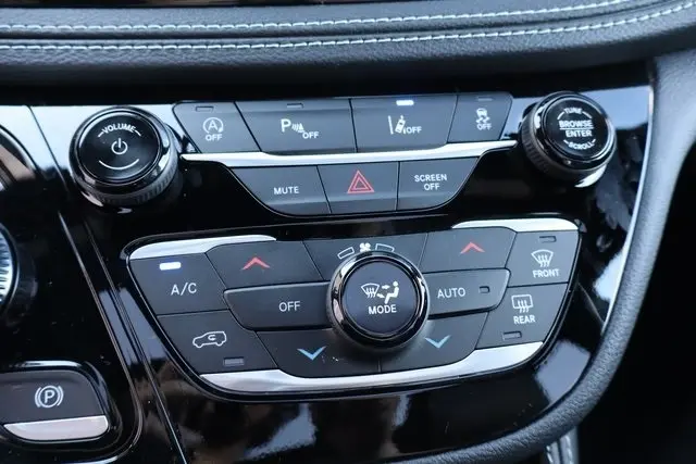 2026 Chrysler Pacifica Limited photo 22