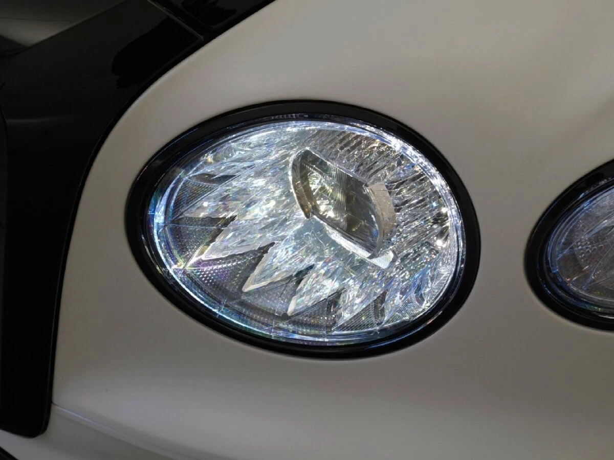 2026 Bentley Flying Spur Azure - Photo 8