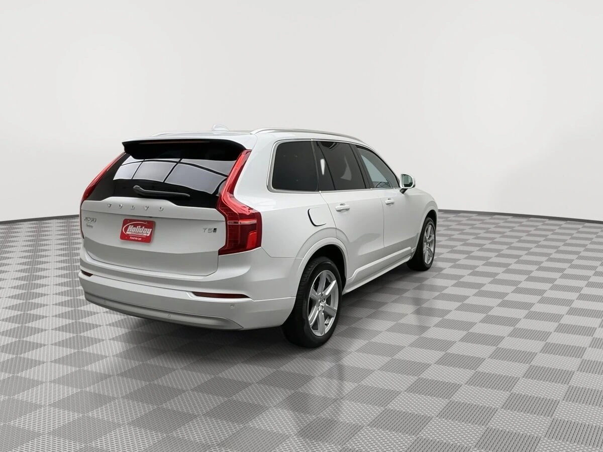 2022 Volvo - image 41