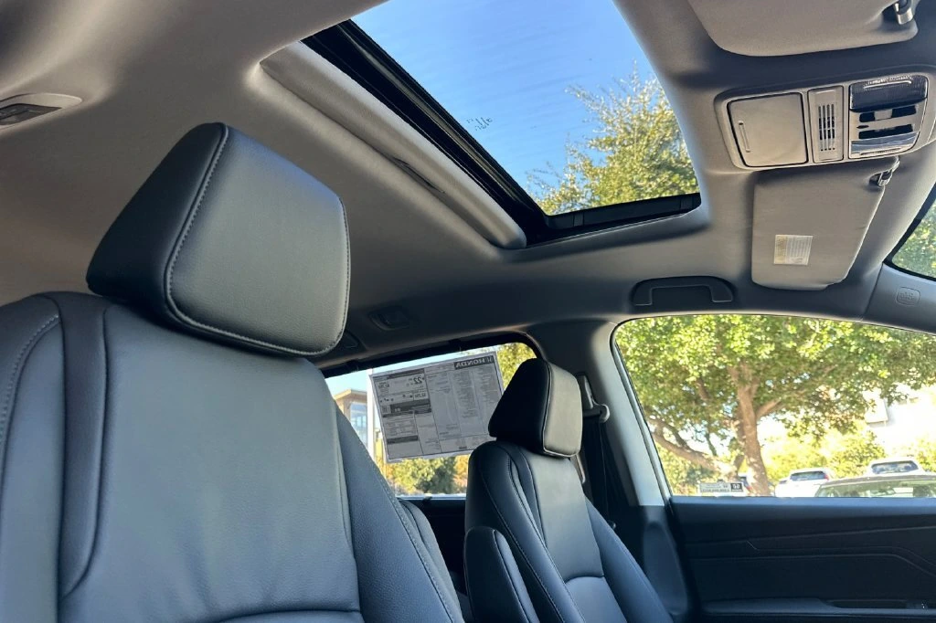2026 Honda Odyssey EX-L - Photo 15