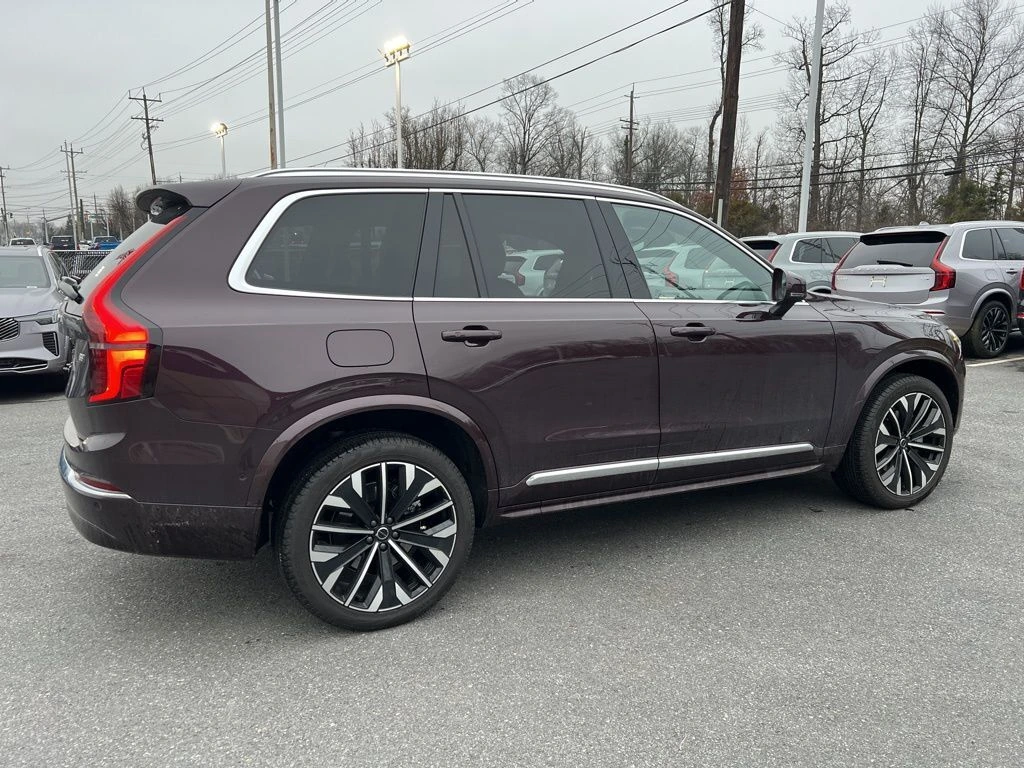 2026 Volvo - image 3