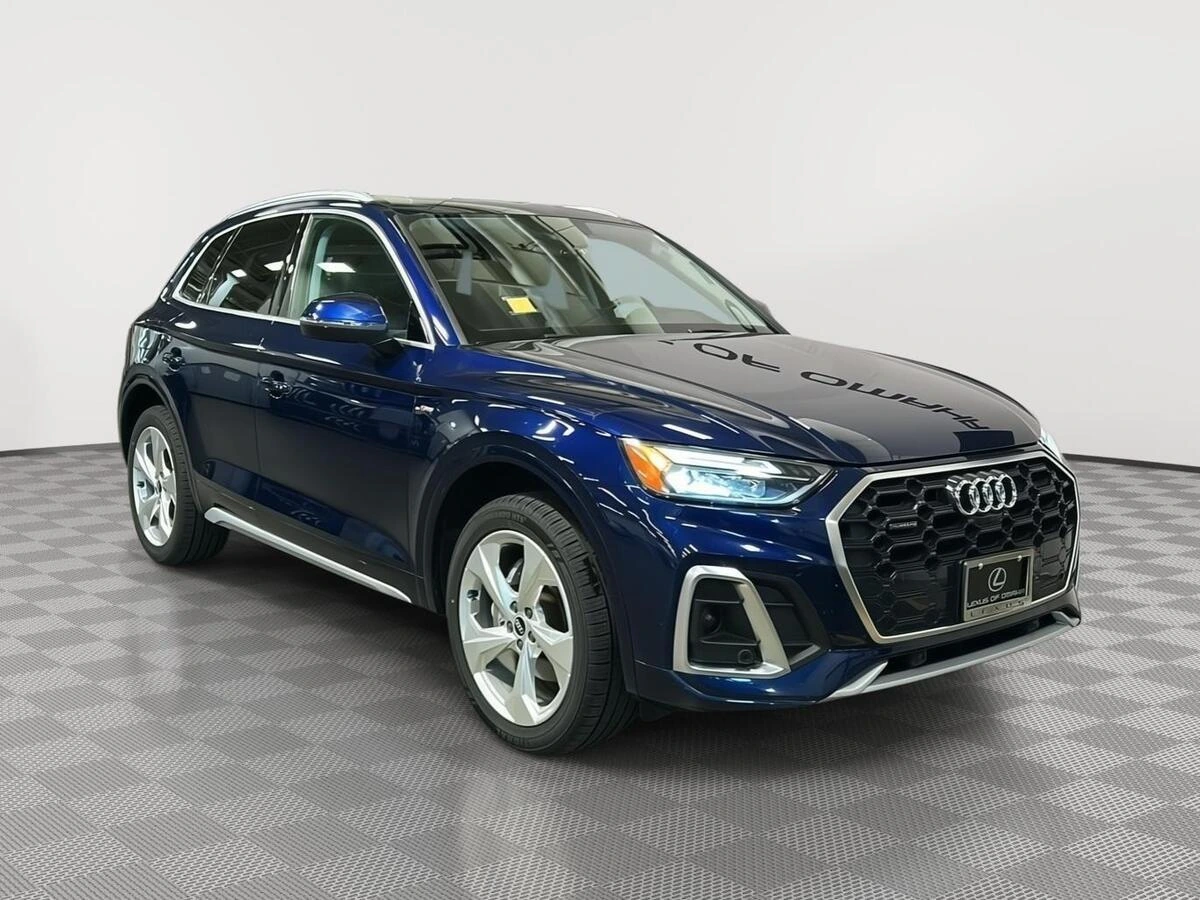 2022 Audi Q5 45 Premium Plus's photo